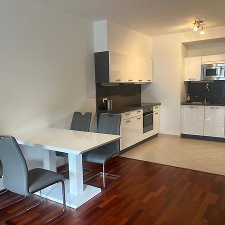 Residence Garden Tower S Balkonem, Garaz プラハ エクステリア 写真