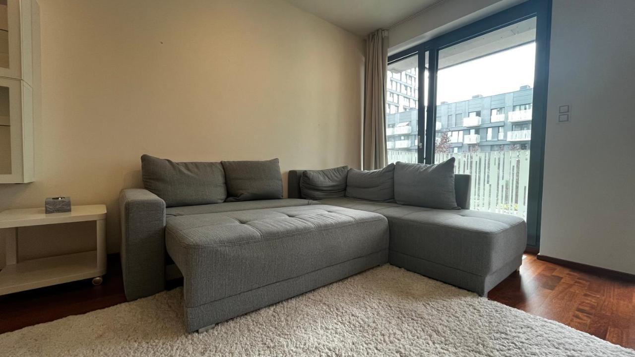 Residence Garden Tower S Balkonem, Garaz プラハ エクステリア 写真